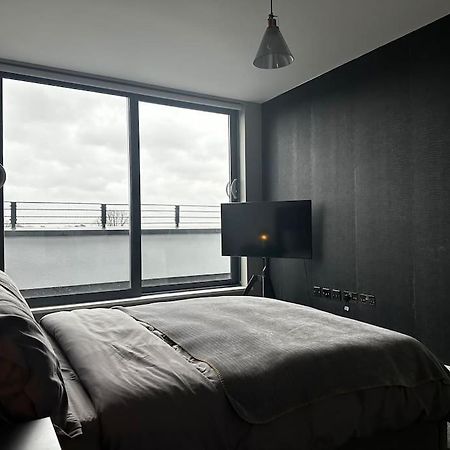 Luxury Penthouse Apartment Uxbridge Esterno foto